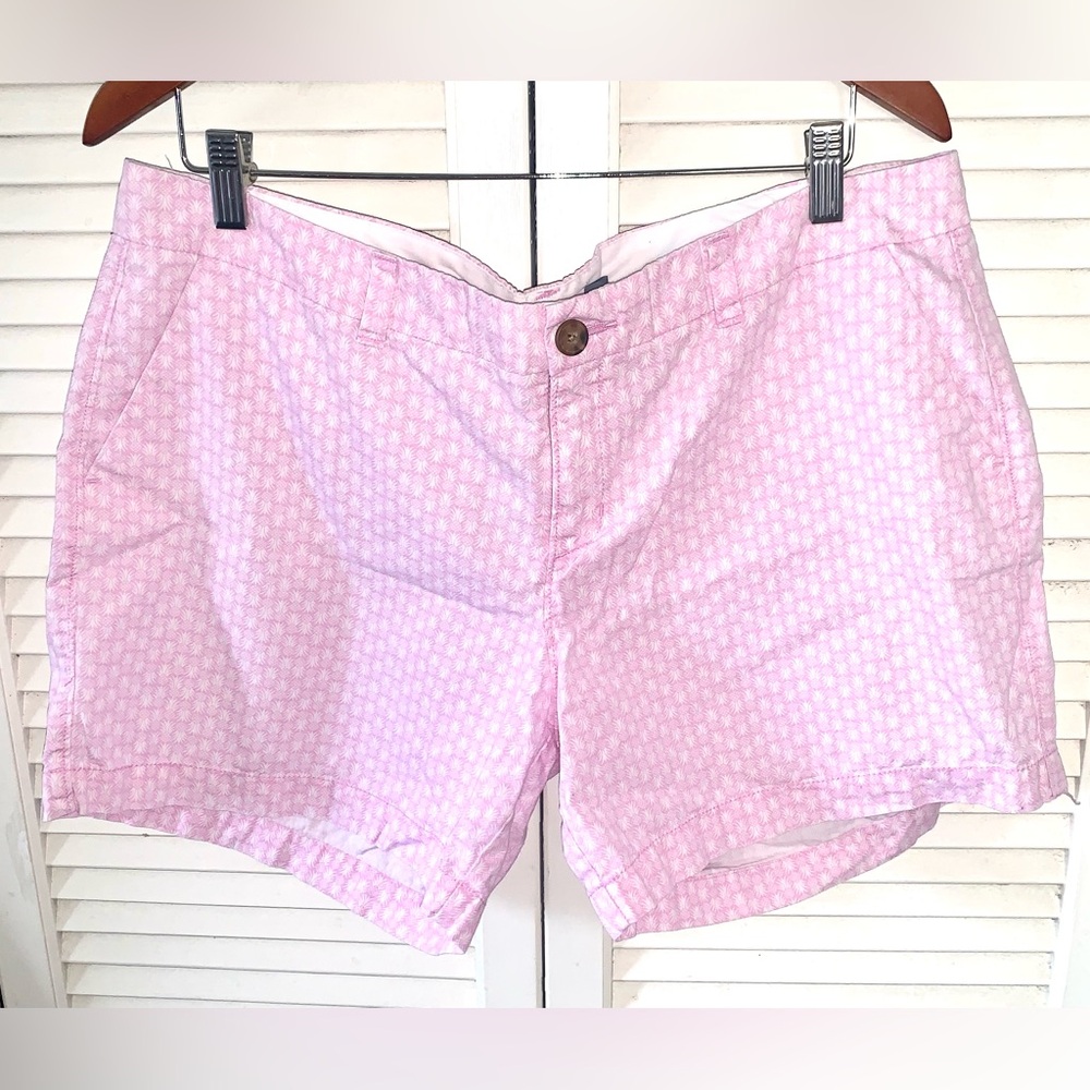 Powder pink shorts with pineapple design women’s size 14